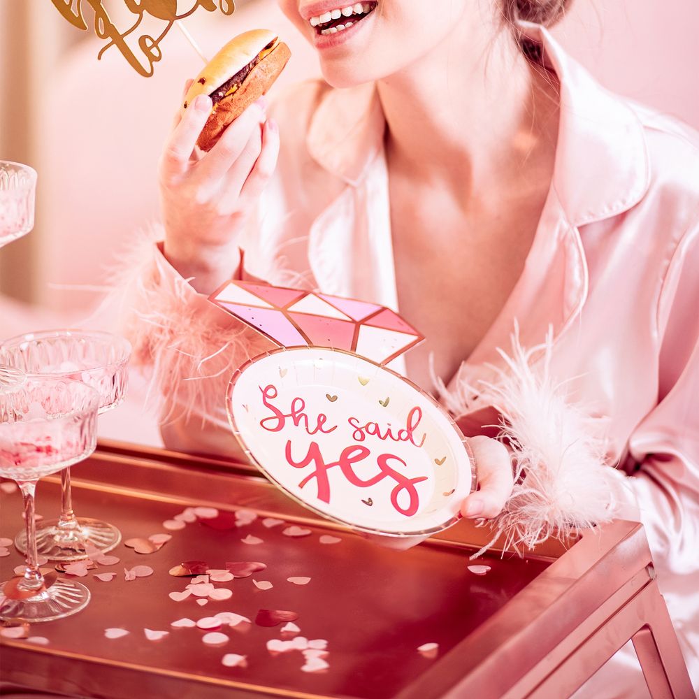 Papperstallrikar Diamantring She Said Yes