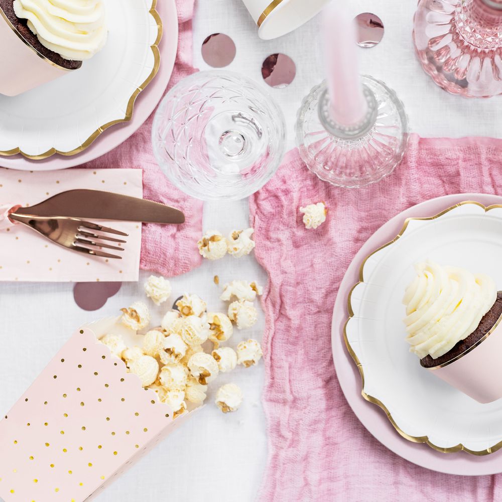 Popcornkuppeja Vaaleanpunainen Kultapilkuilla