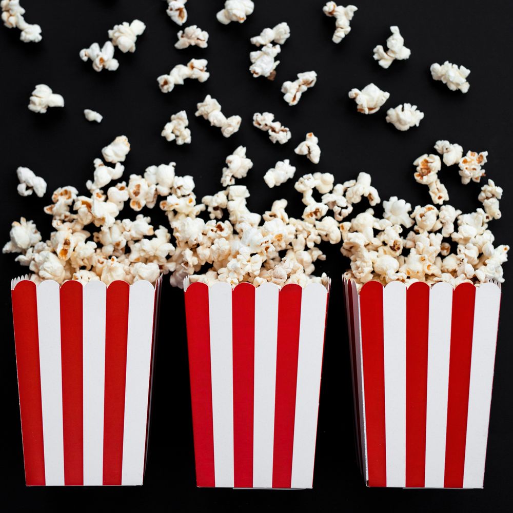 Popcornkuppeja Punavalkoraidallisia