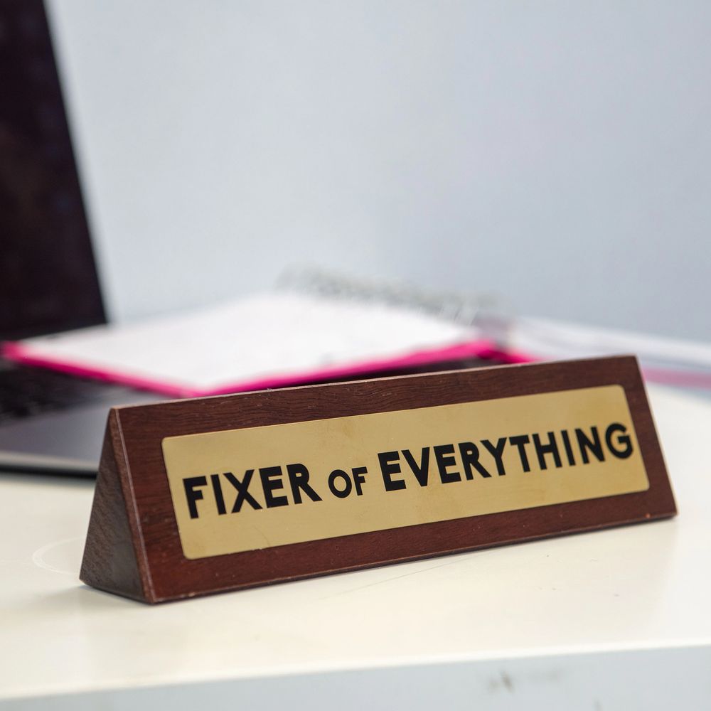 Skrivbordsskylt Fixer Of Everything