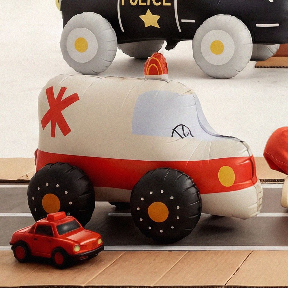 Stående Folieballon Ambulance