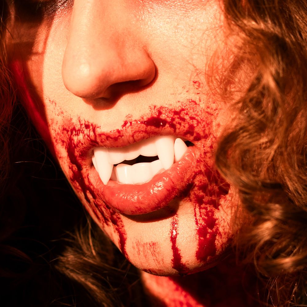Vampyrtänder Vita i Plast