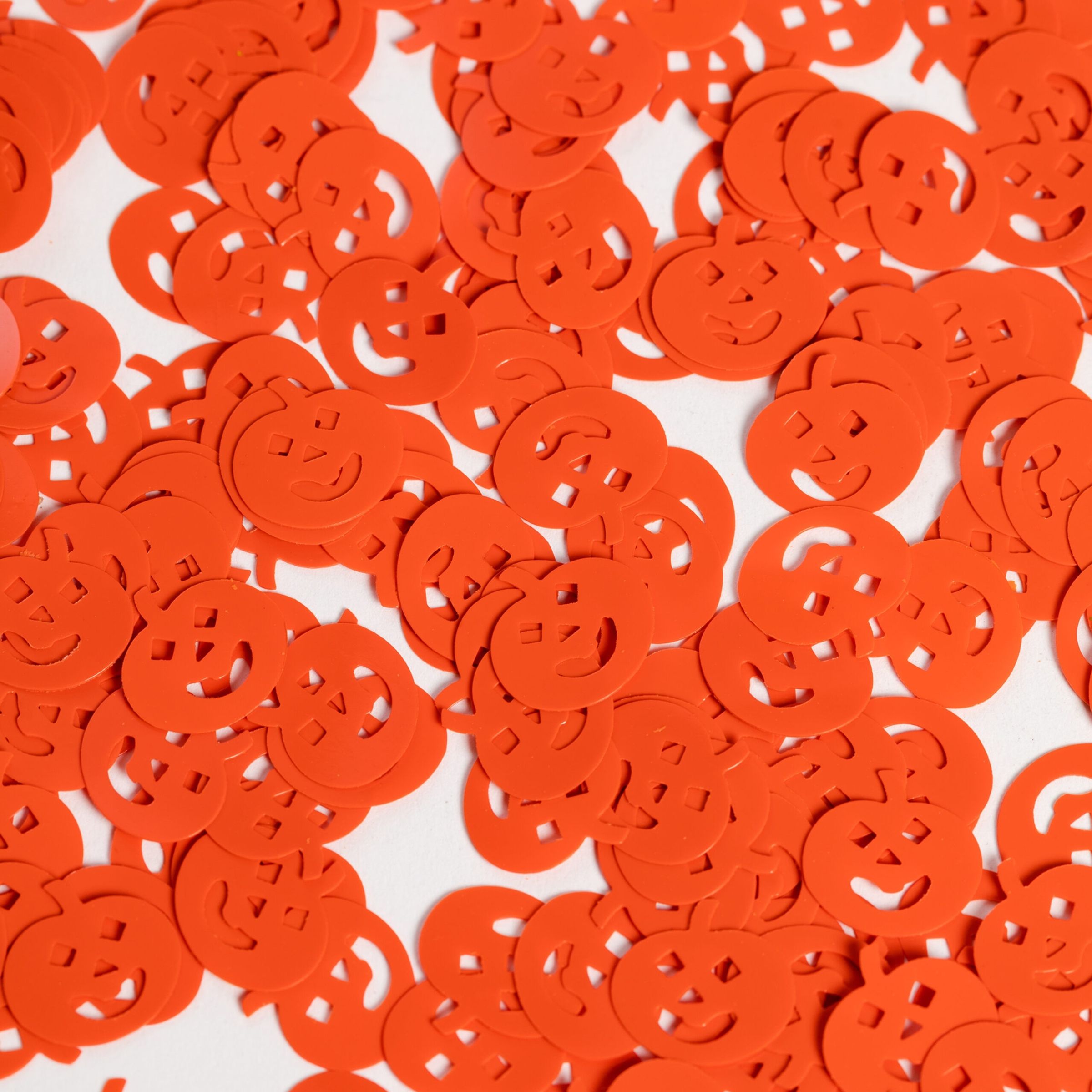 Bordskonfetti Halloweenpumpor Orange | Hem - Teman - Högtider - Halloween - Halloweendekorationer | Maskeradspecialisten
