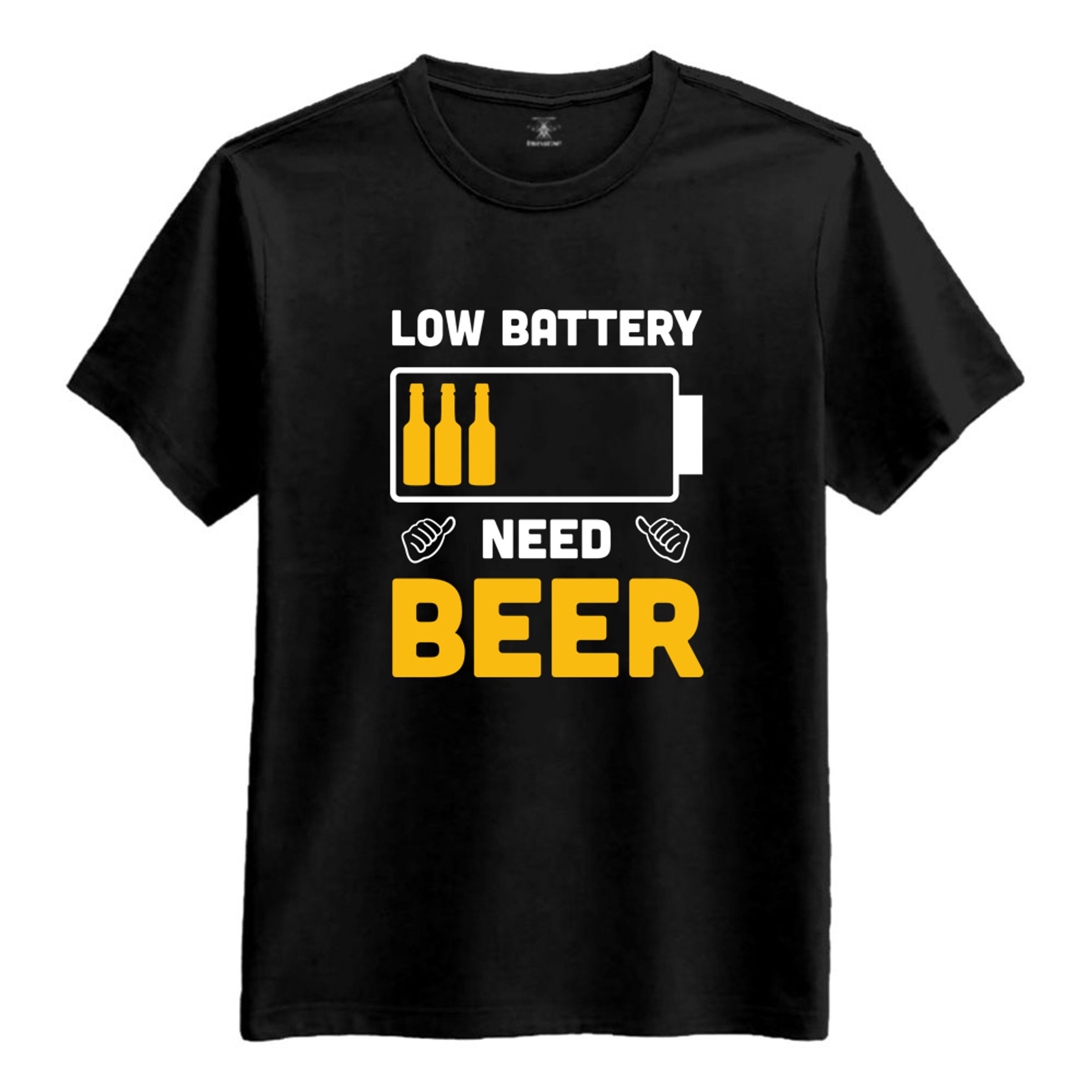 Low Battery Need Beer T-shirt - Medium | Hem - Roliga Prylar - Kläder - T-Shirts | Pryloteket