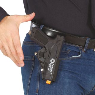 Pistol med hylster