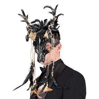 Sort Tyrekranie med Fjer Maske
