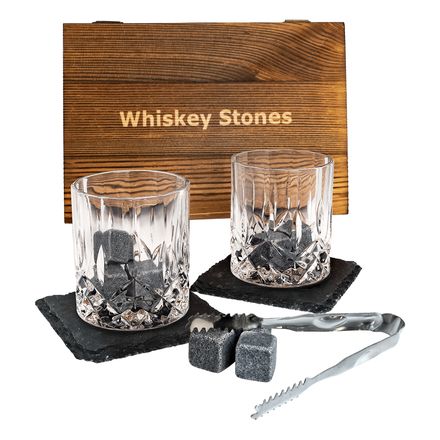 Whiskystenar och glas i presentset