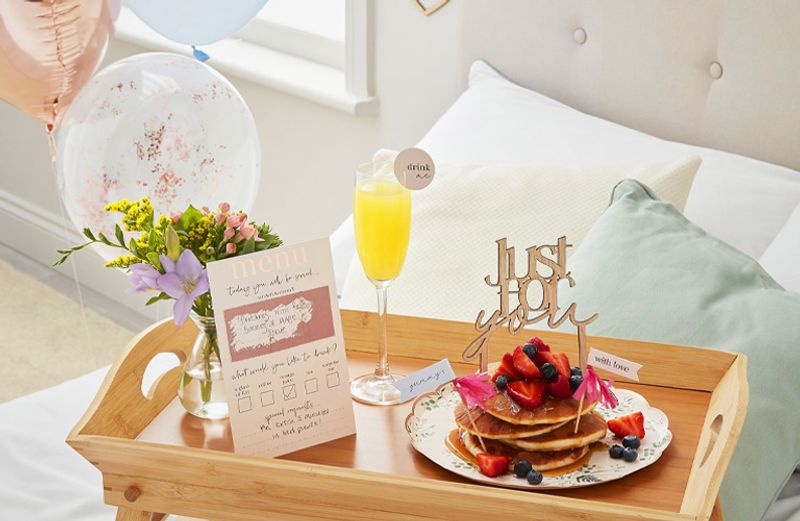 Frokost (med Valentinsgave) på sengen!